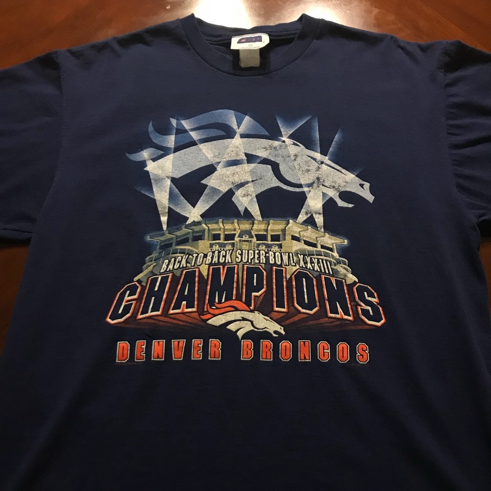 Vintage 1999 Denver Broncos Shirt Size L.